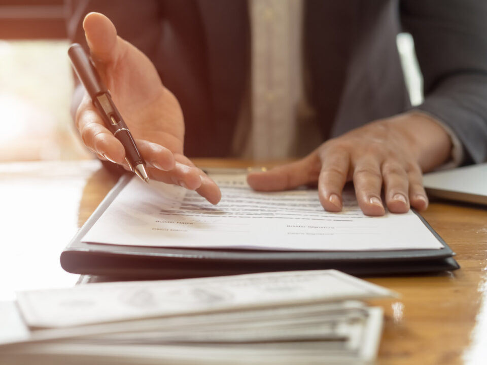 How to Stop an Estate Distribution If You Plan to Contest the Will in Ohio